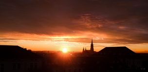 Sonnenuntergang vor dem Ulmer Stadtpanorama